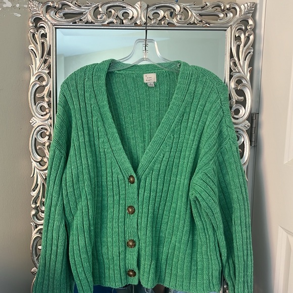 A New Day Women's Green Sweater cardigan March spring St Patrick - Picture 2 of 5